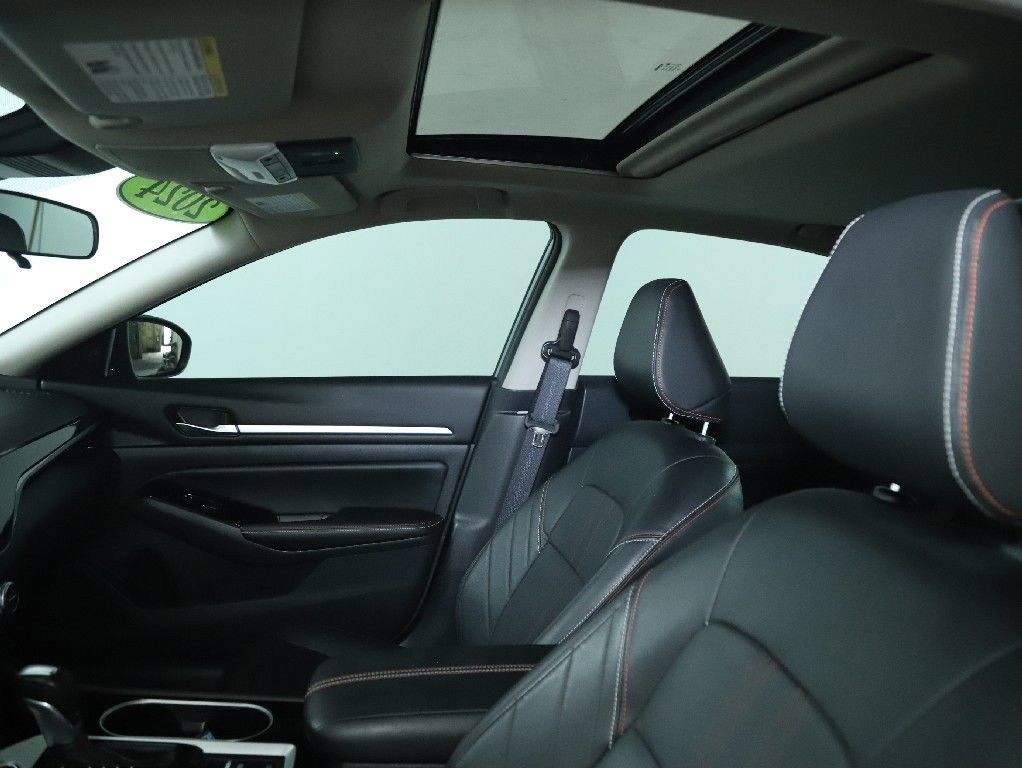 Certified 2024 Nissan Altima 2.0 SR FWD image 21