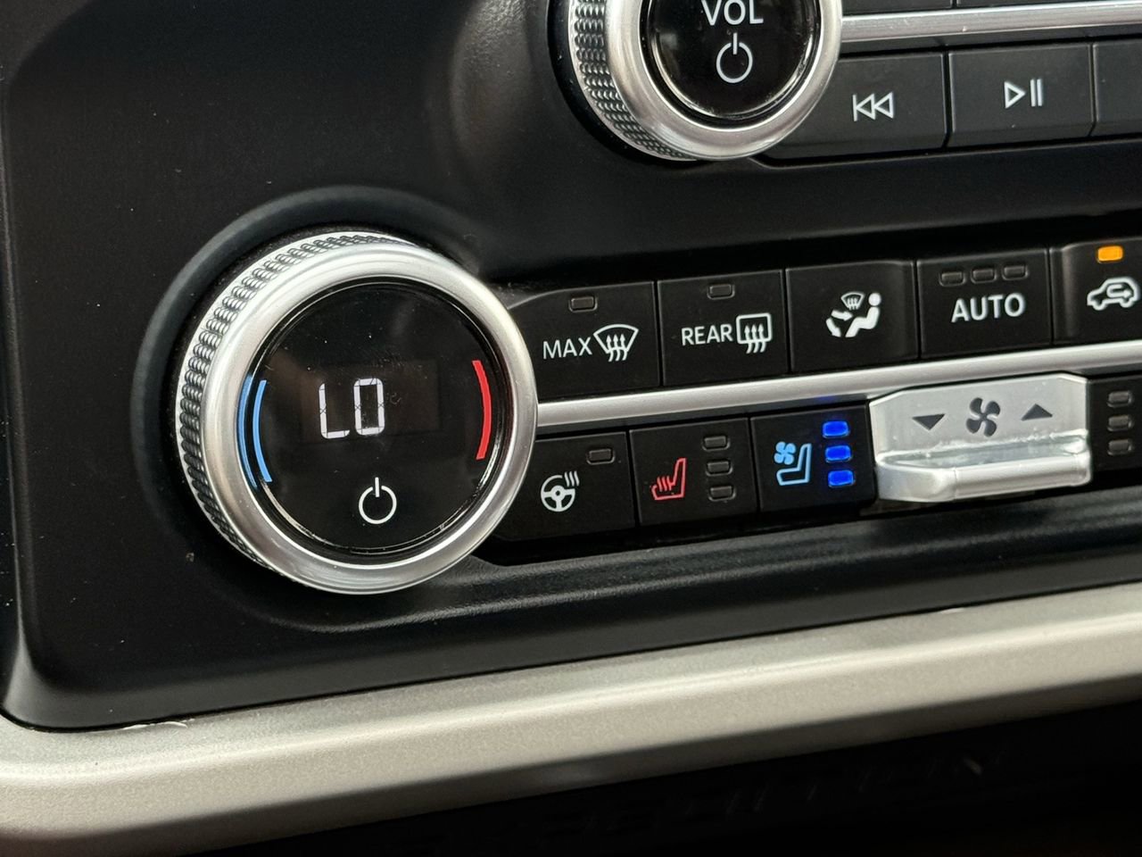 Used 2023 Ford Expedition Max Limited image 23