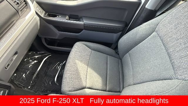 Used 2025 Ford F250 XLT image 12