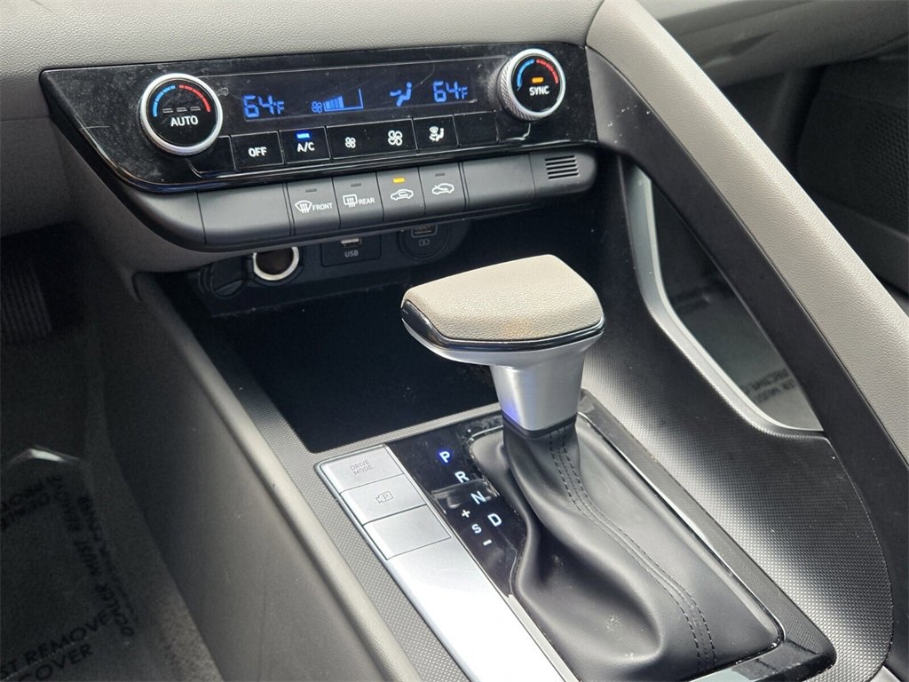 Certified 2023 Hyundai Elantra SEL image 18