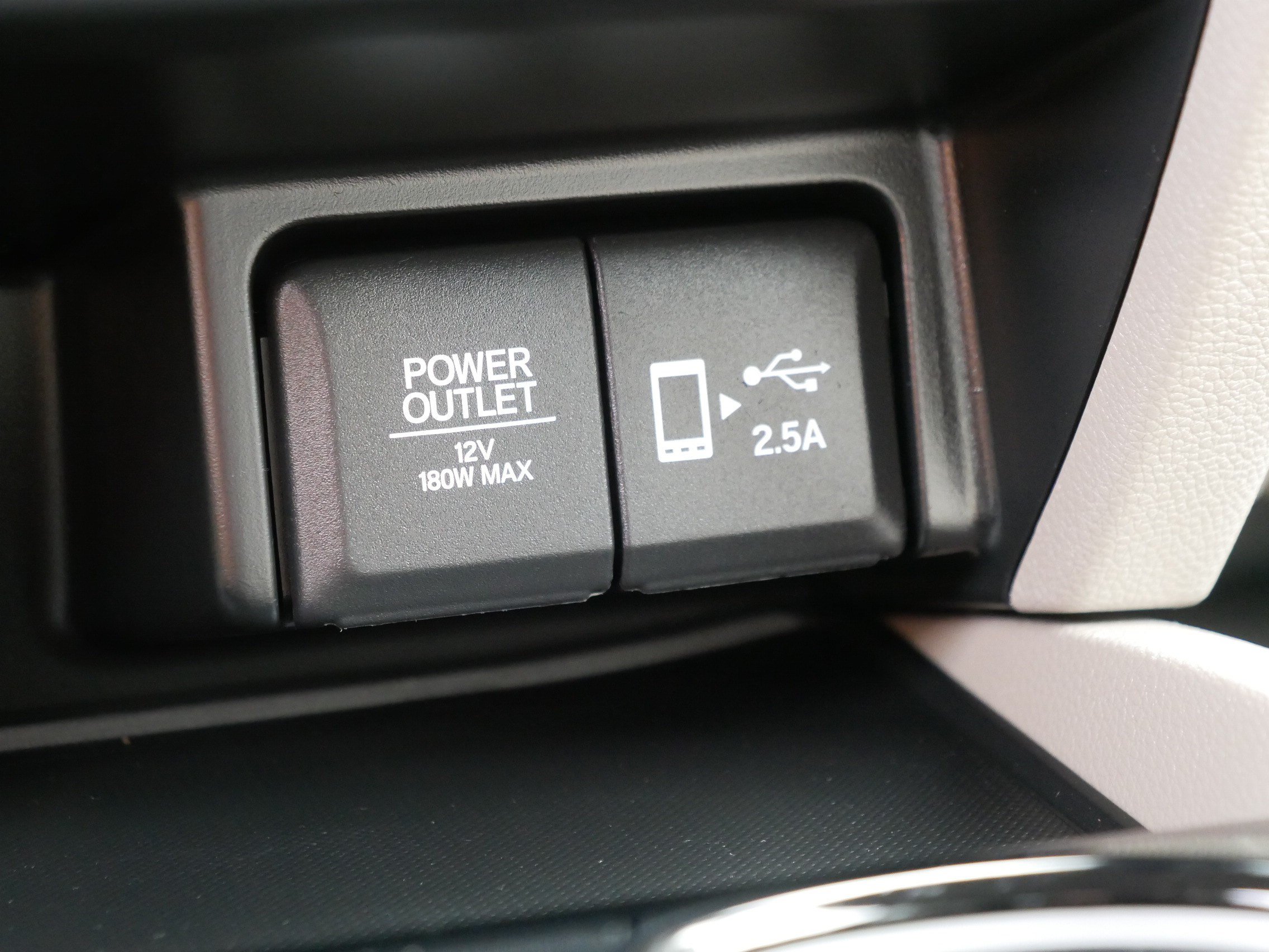 Used 2020 Honda Pilot Touring image 32