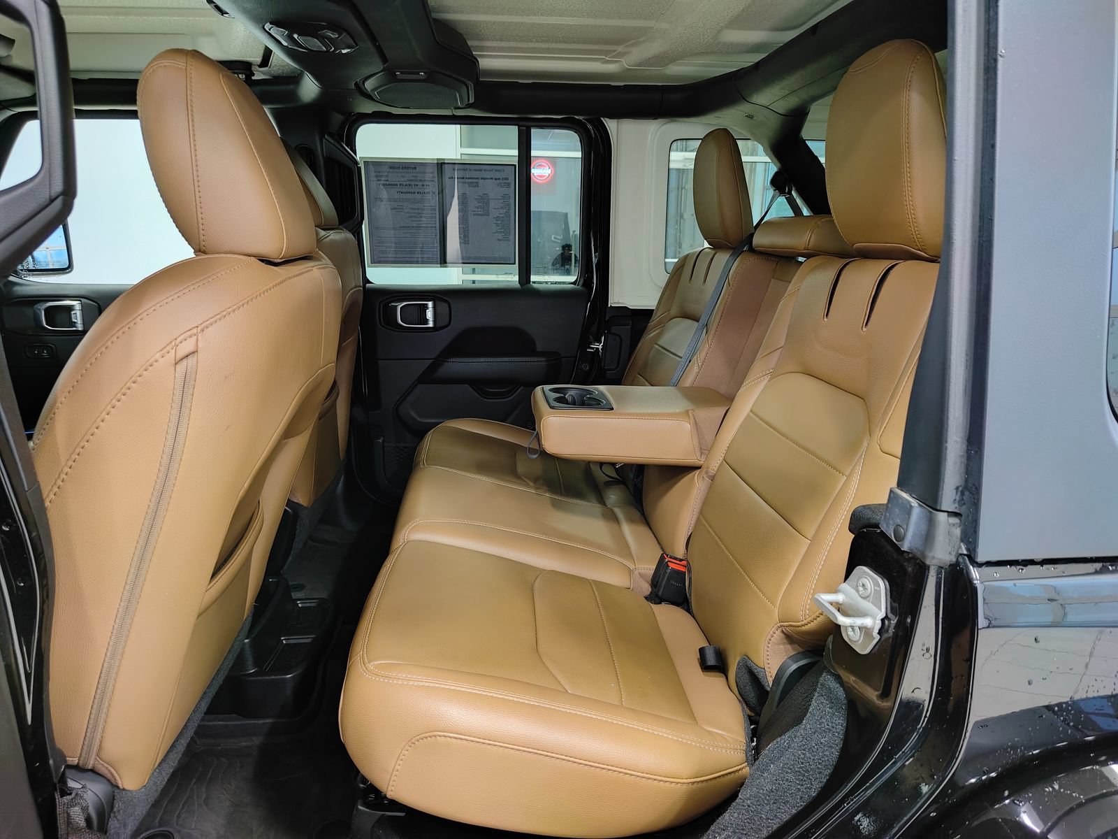 Used 2022 Jeep Wrangler Unlimited Sahara AWD/4WD image 12
