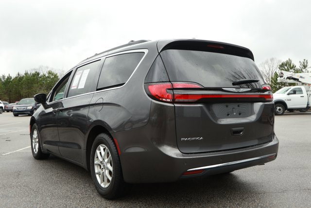 Used 2022 Chrysler Pacifica Touring-L image 8