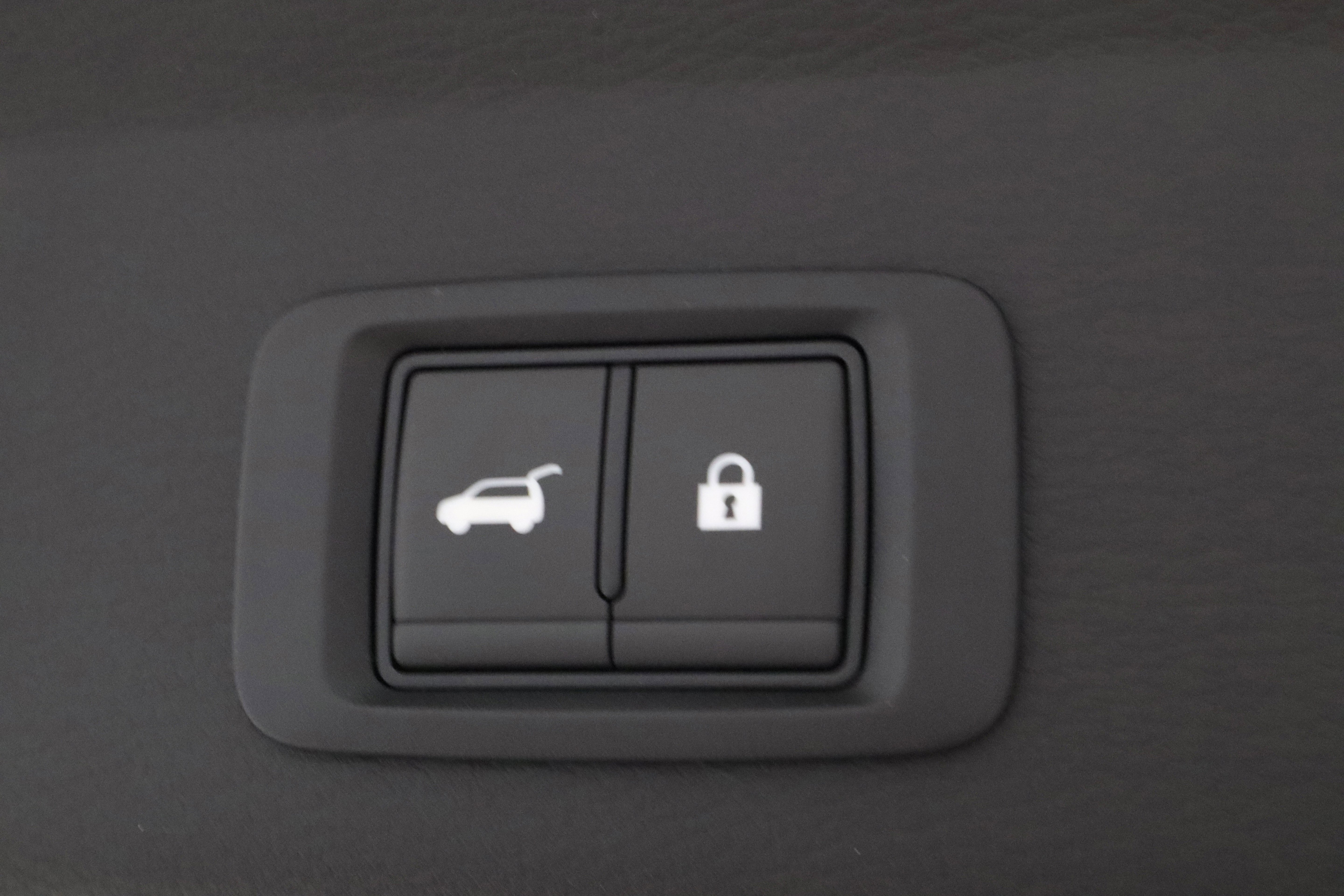 New 2026 Mitsubishi Outlander SE image 13