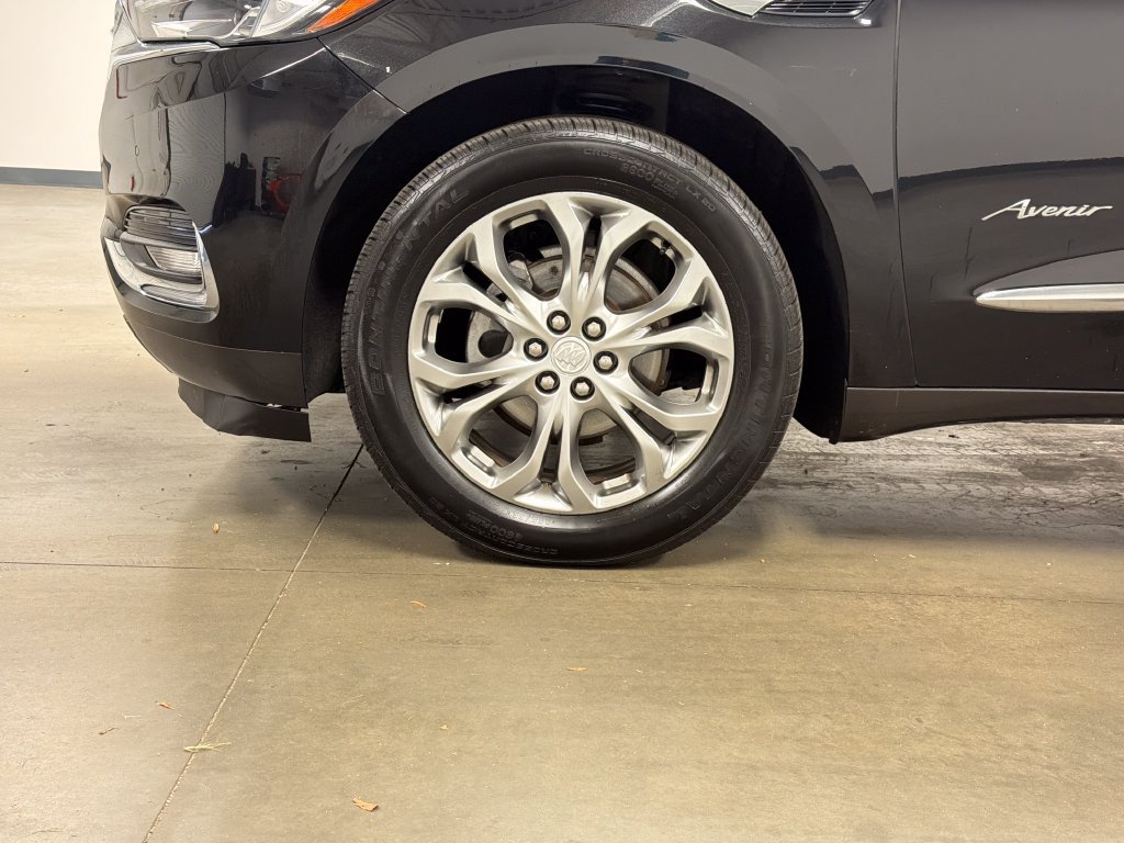 Used 2018 Buick Enclave Avenir w/ Avenir Technology Package FWD image 11