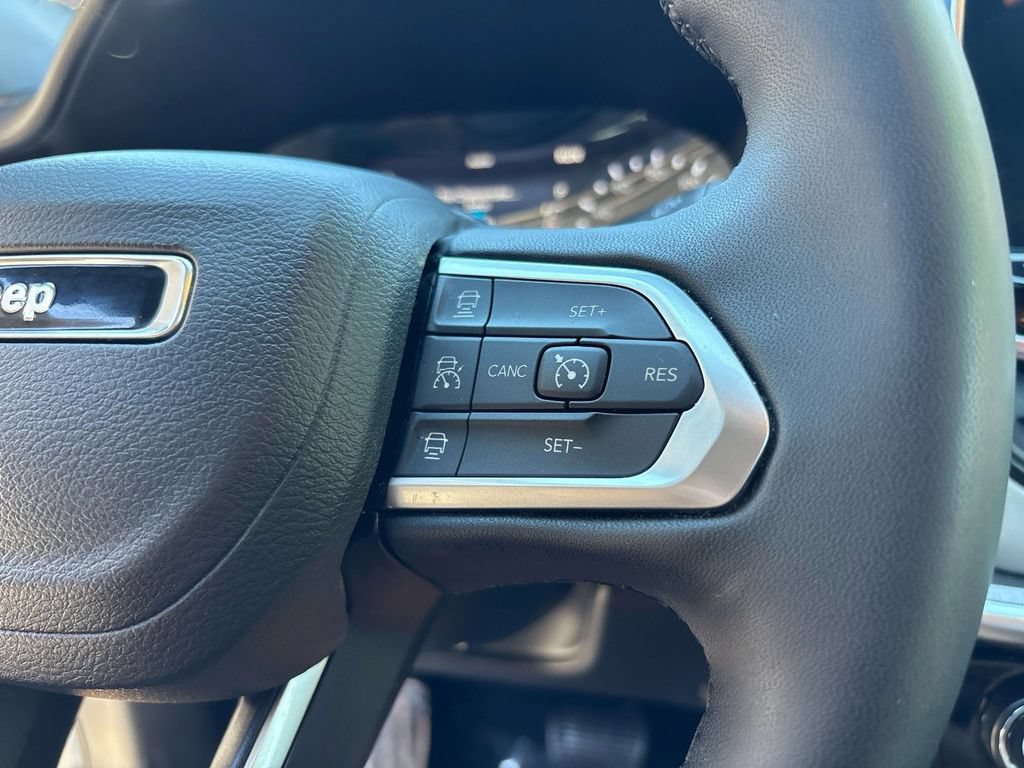 Used 2025 Jeep Compass Limited AWD/4WD image 19