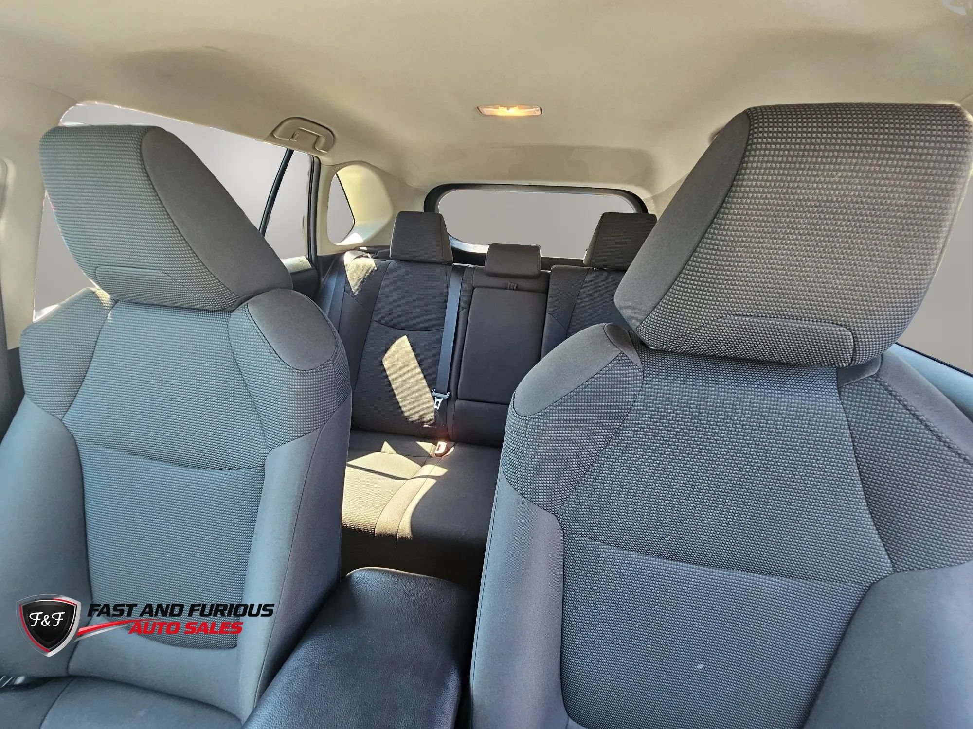 Used 2021 Toyota RAV4 LE AWD/4WD image 24