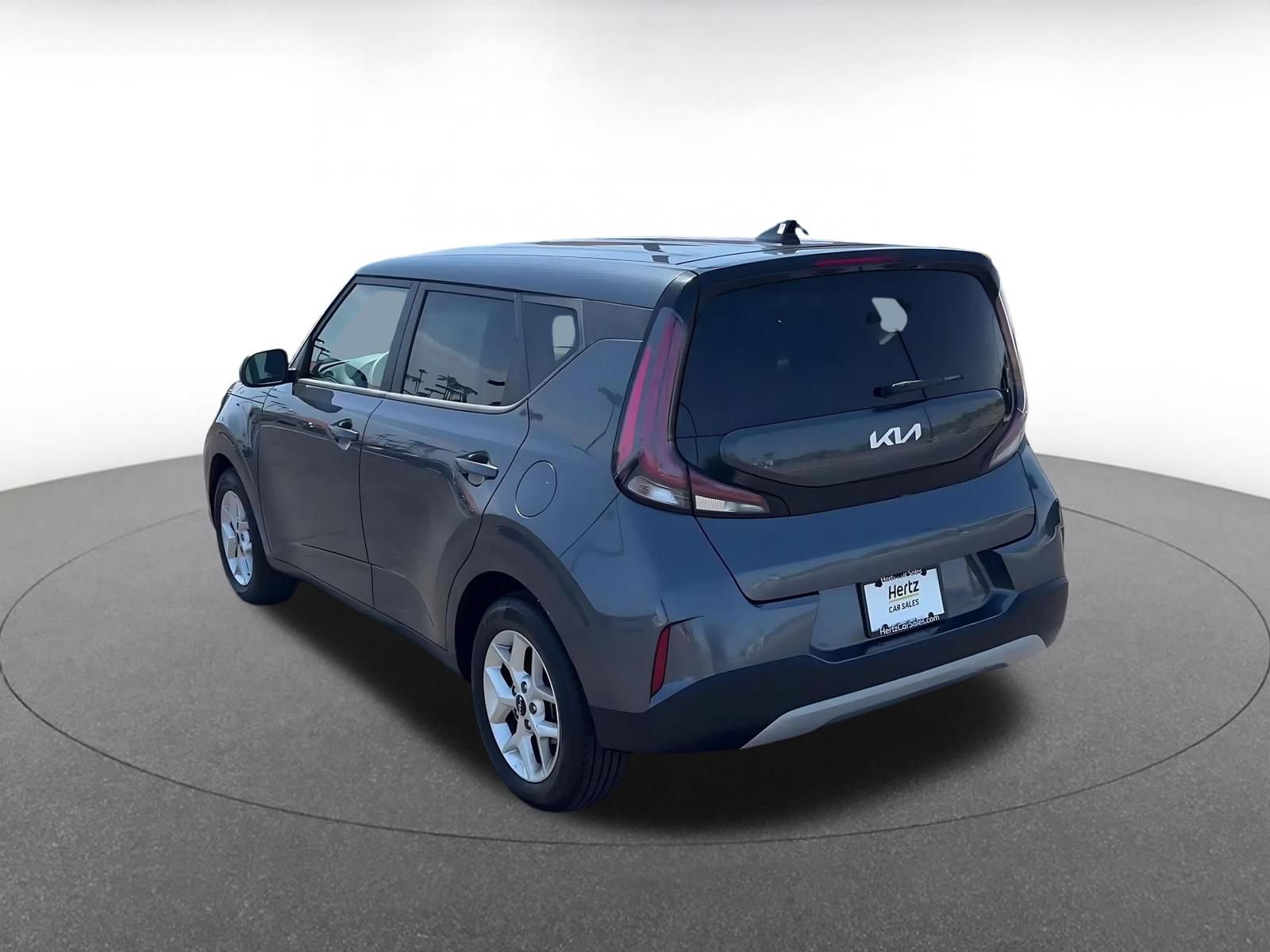 Used 2025 Kia Soul LX w/ LX Technology Package FWD image 9