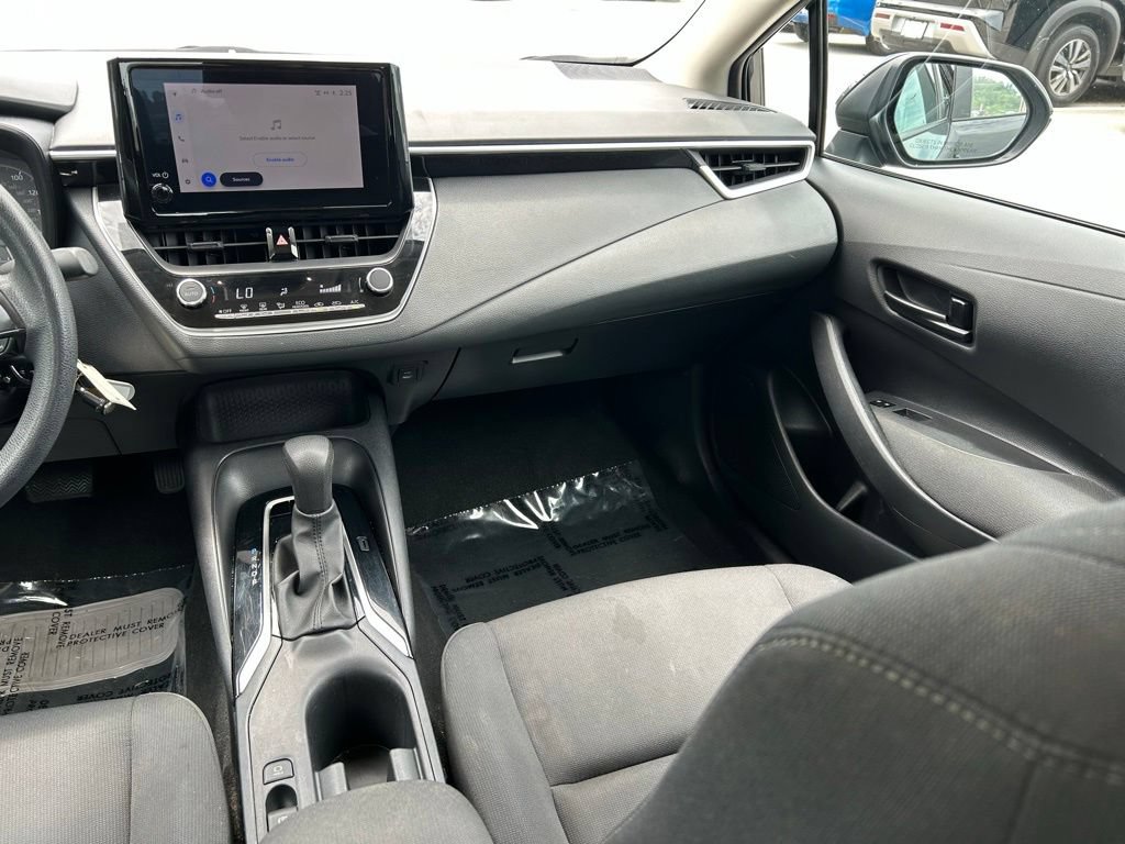 Used 2024 Toyota Corolla LE FWD image 12