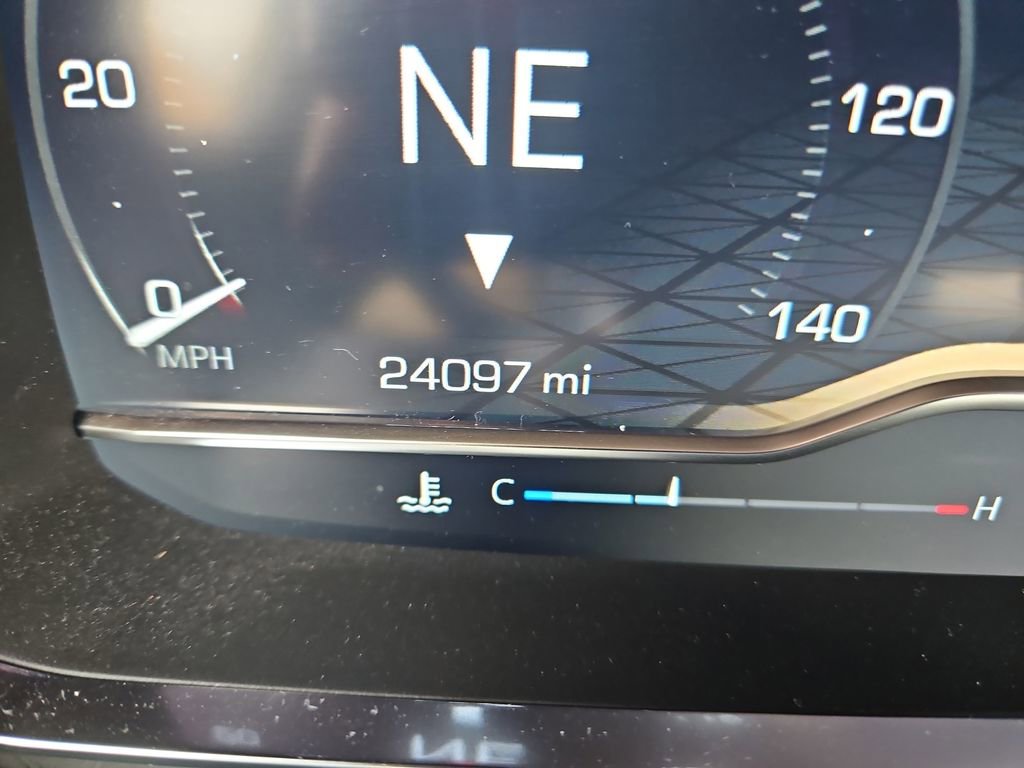 Used 2024 GMC Yukon XL AT4 w/ AT4 Premium Plus Package image 17