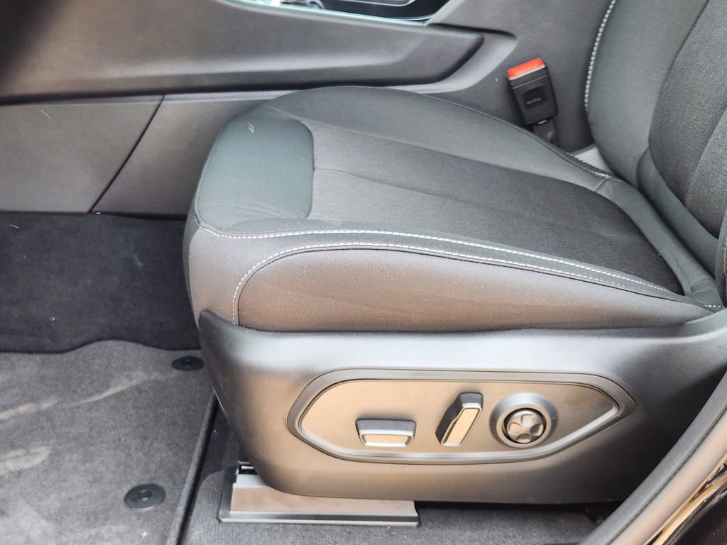 New 2025 Jeep Grand Cherokee L Laredo image 17