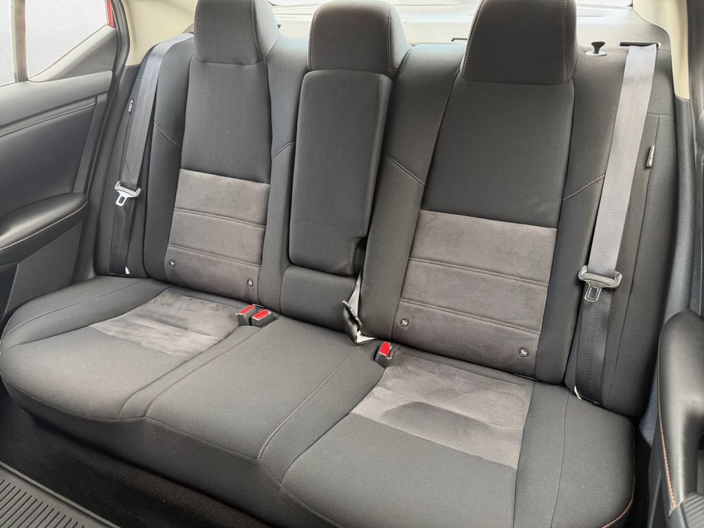 Used 2022 Nissan Sentra SR w/ Trunk Package FWD image 9