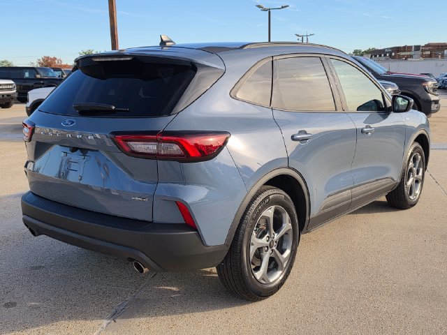 Used 2025 Ford Escape ST-Line Select AWD/4WD image 5