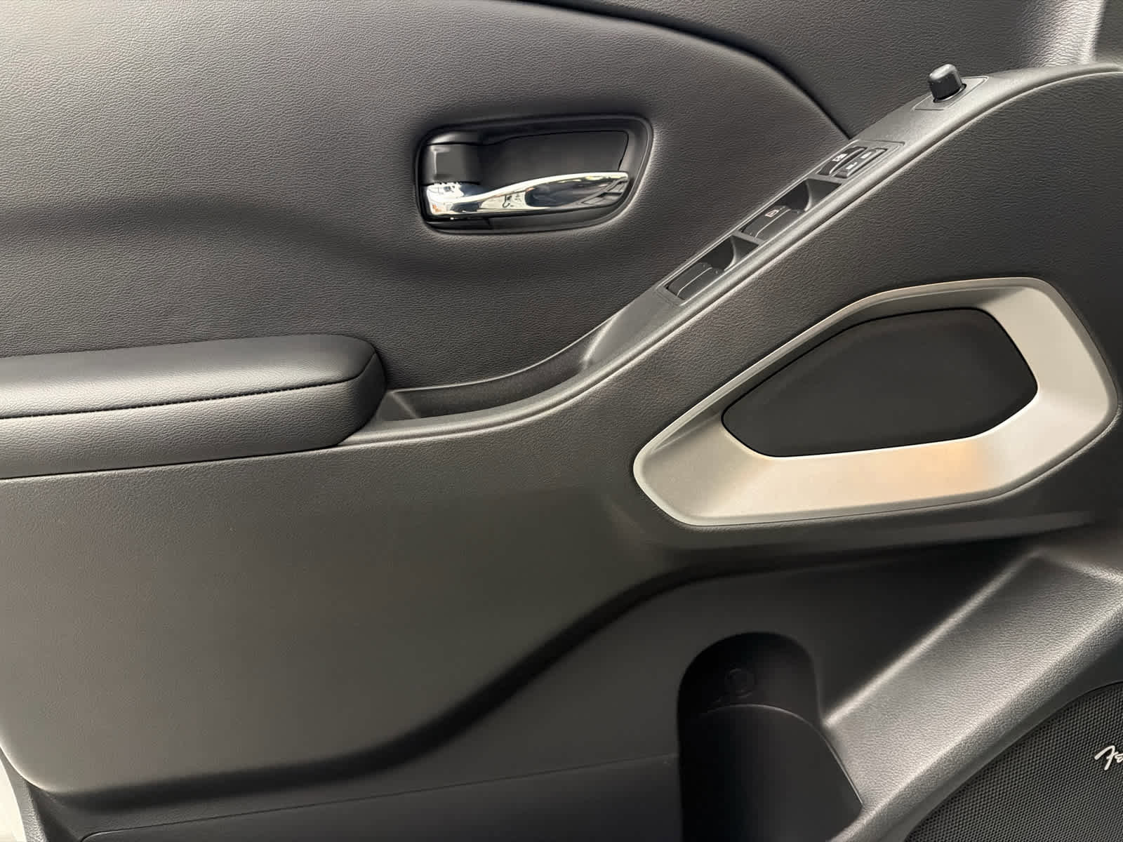 New 2025 Nissan Frontier SV w/ SV Convenience Package image 21