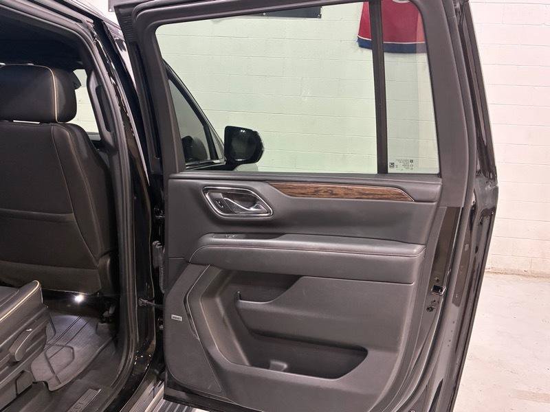 Used 2023 Chevrolet Suburban Premier RWD image 18