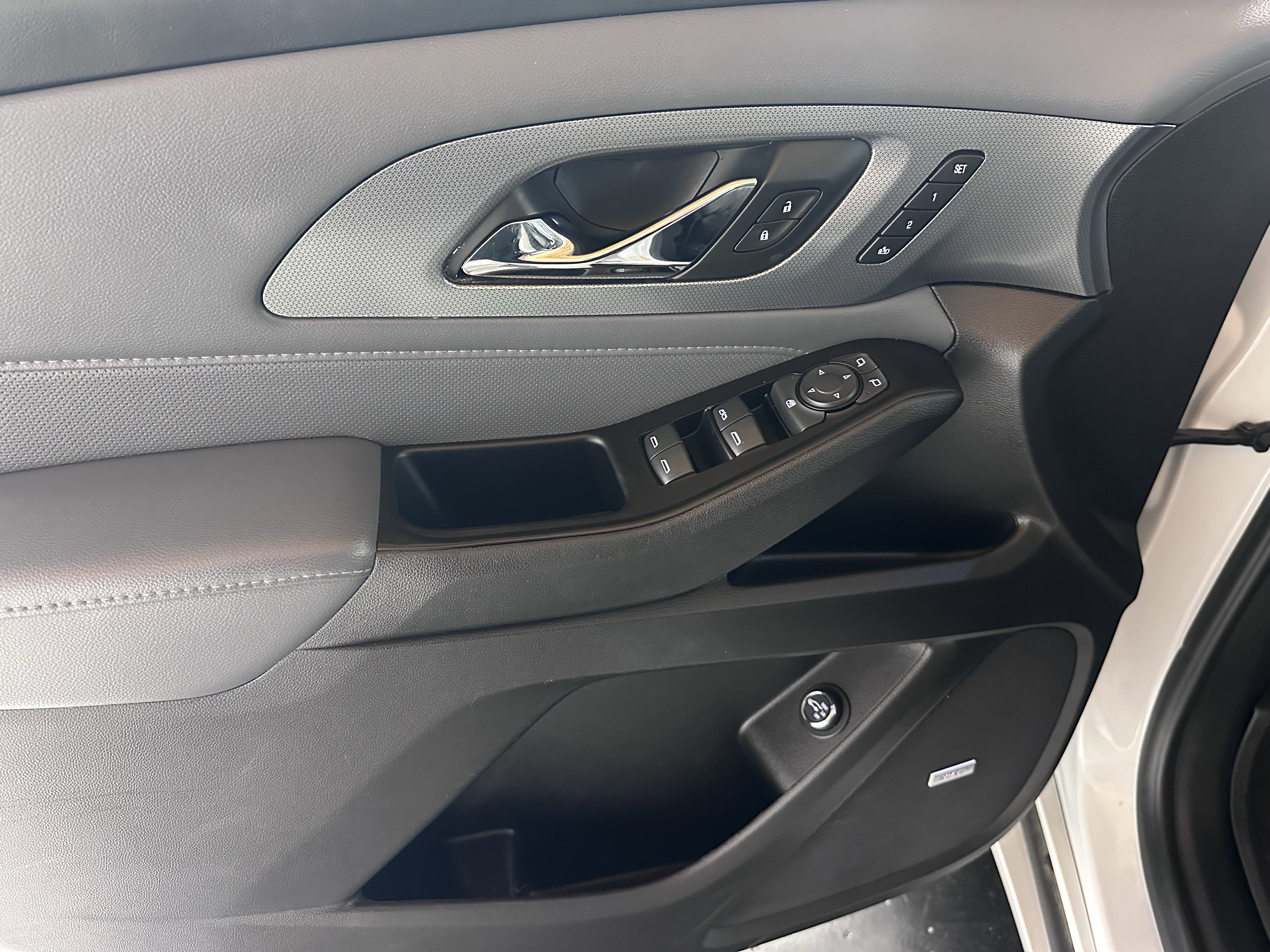 Used 2019 Chevrolet Traverse Premier w/ Driver Confidence II Package image 41