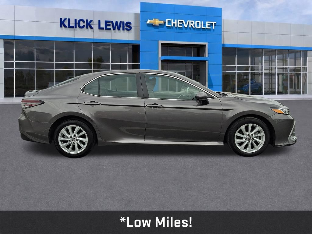 Used 2024 Toyota Camry LE FWD image 9