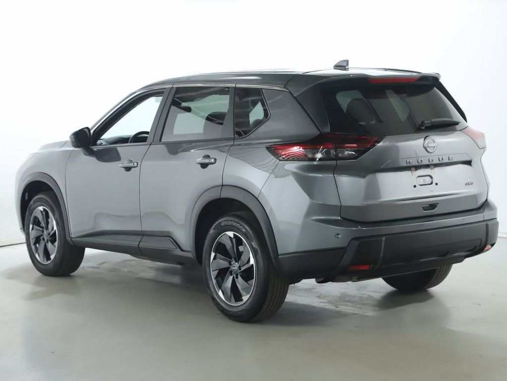 Used 2025 Nissan Rogue SV image 39