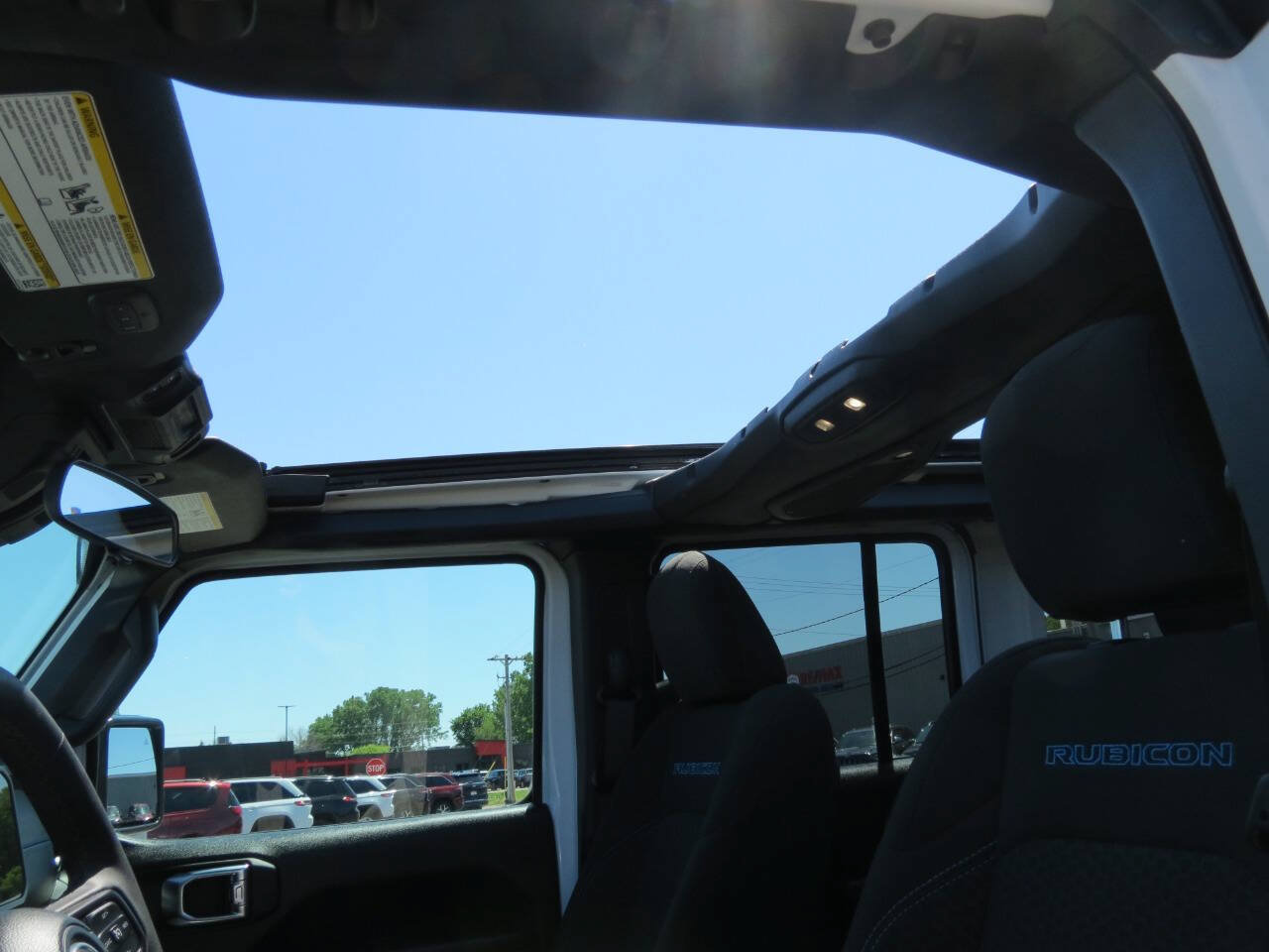 Used 2025 Jeep Wrangler Unlimited Rubicon 4xe w/ Safety Group AWD/4WD image 16