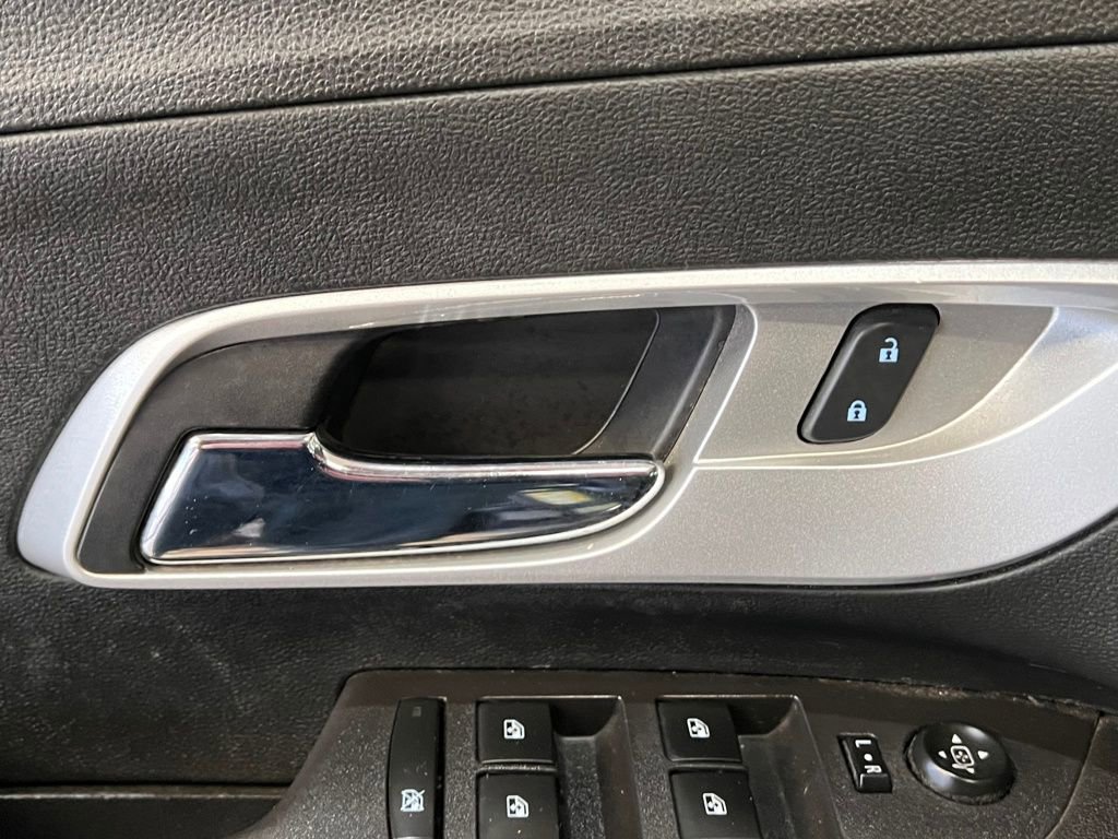 Used 2017 Chevrolet Equinox LS image 30