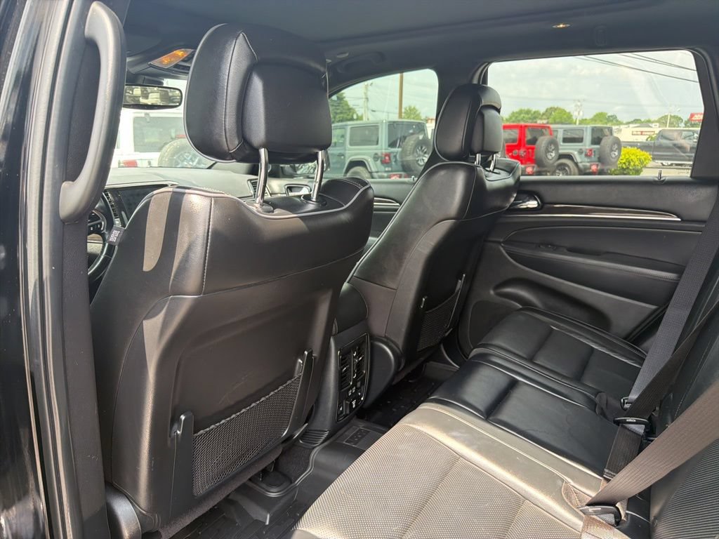 Used 2020 Jeep Grand Cherokee Overland AWD/4WD image 17
