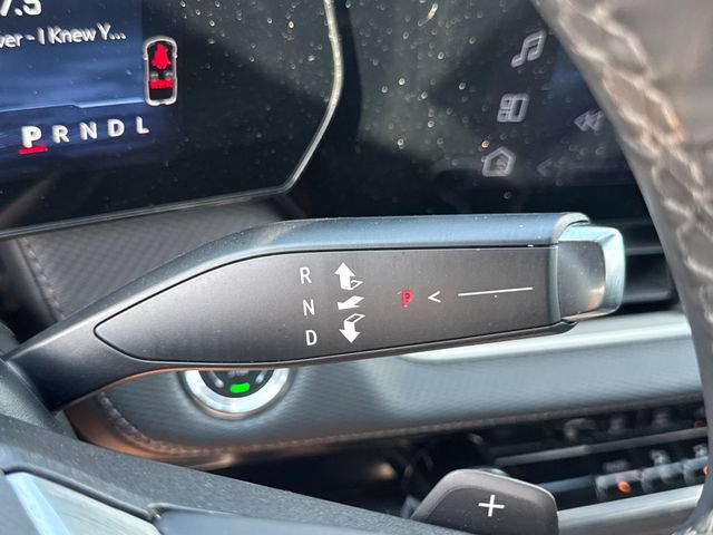 Used 2026 Chevrolet Equinox LT AWD/4WD image 16