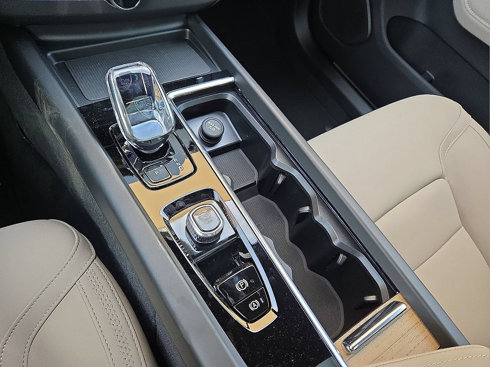 New 2026 Volvo XC60 B5 Core AWD/4WD image 22