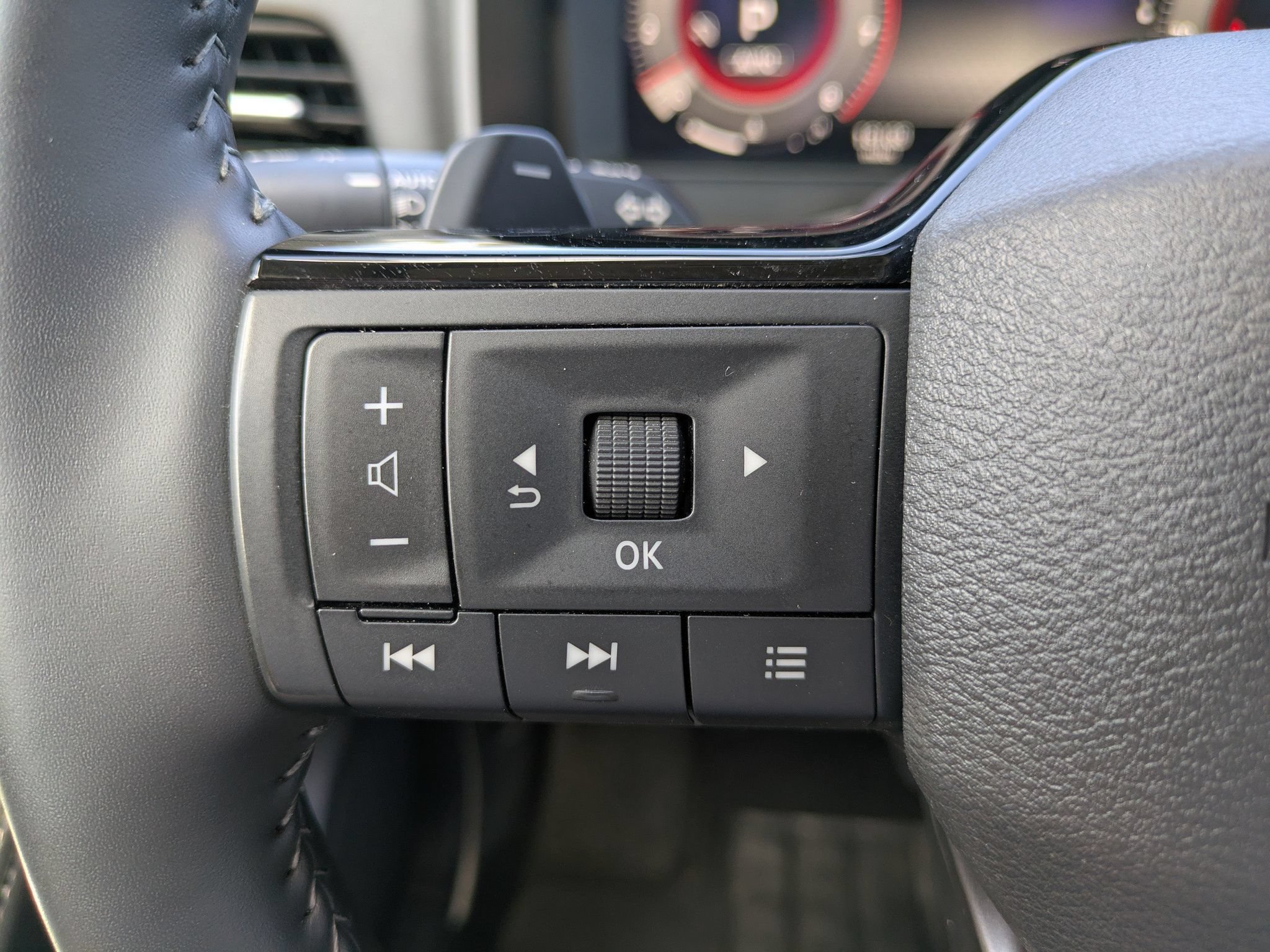 Certified 2026 Nissan Rogue SL AWD/4WD image 25
