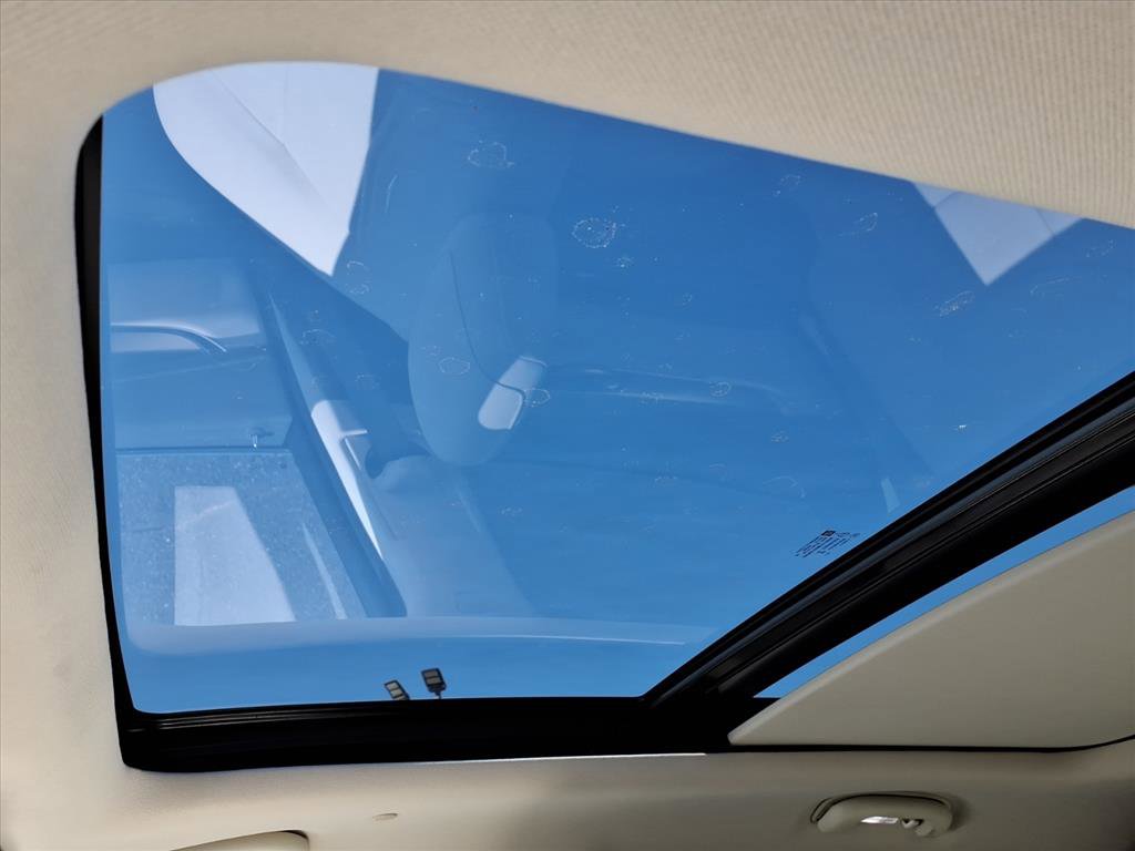 Used 2023 Cadillac XT5 Premium Luxury w/ LPO, Floor Liner Package image 20