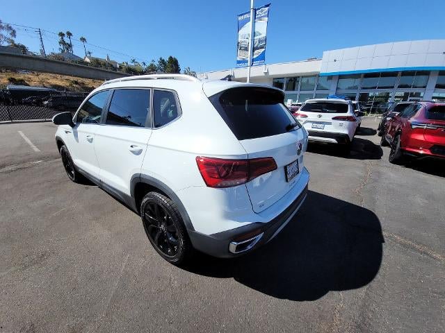 Used 2023 Volkswagen Taos SE w/ Black Wheel Package FWD image 6