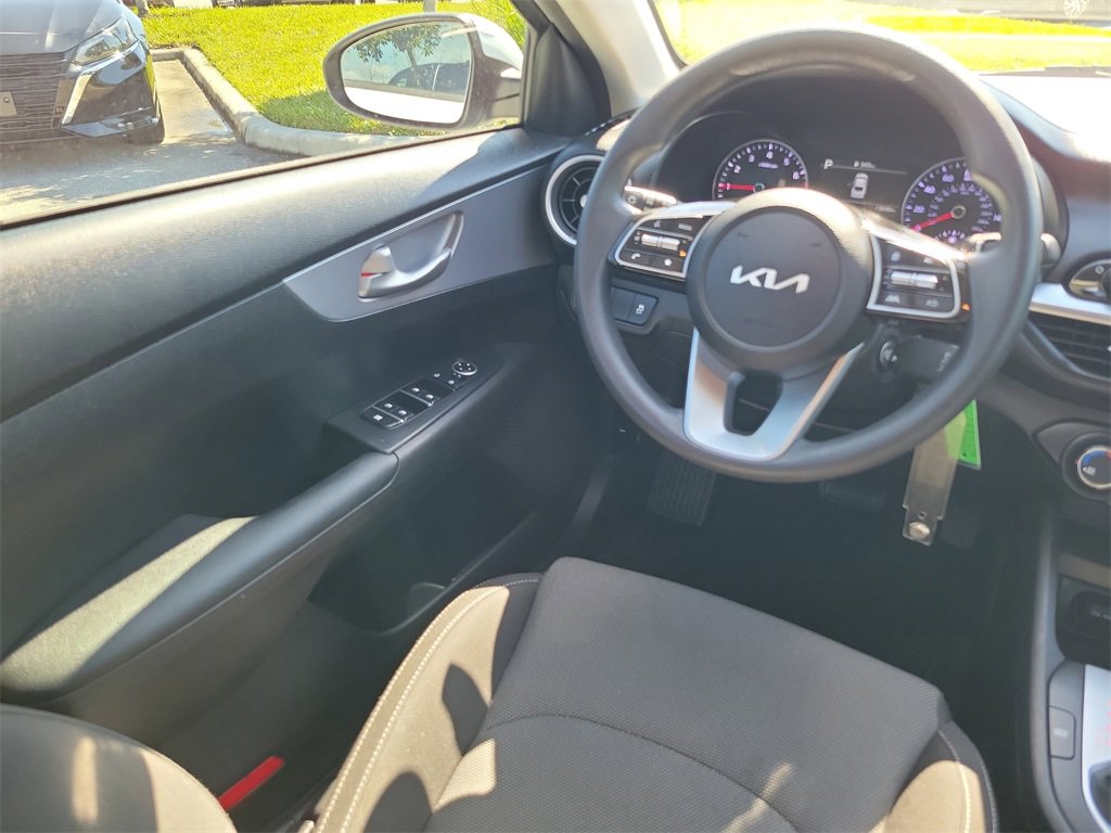 Used 2023 Kia Forte LXS w/ LXS Technology Package image 18