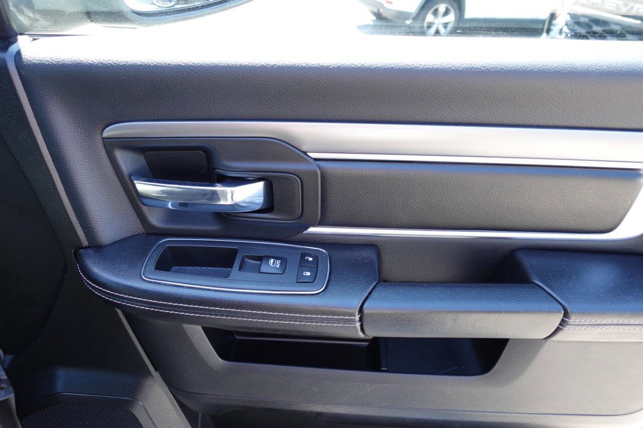 Used 2022 RAM 1500 Classic Warlock w/ Ceramic Grey Warlock Package image 28