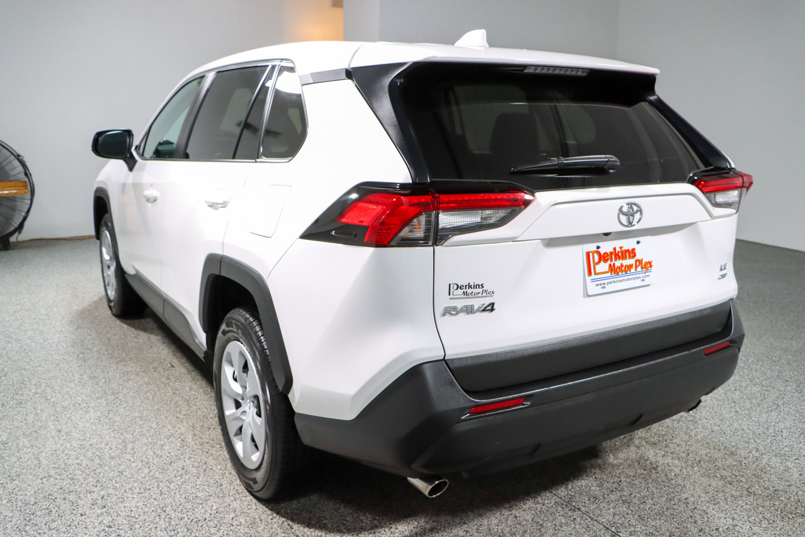 Used 2024 Toyota RAV4 LE image 9