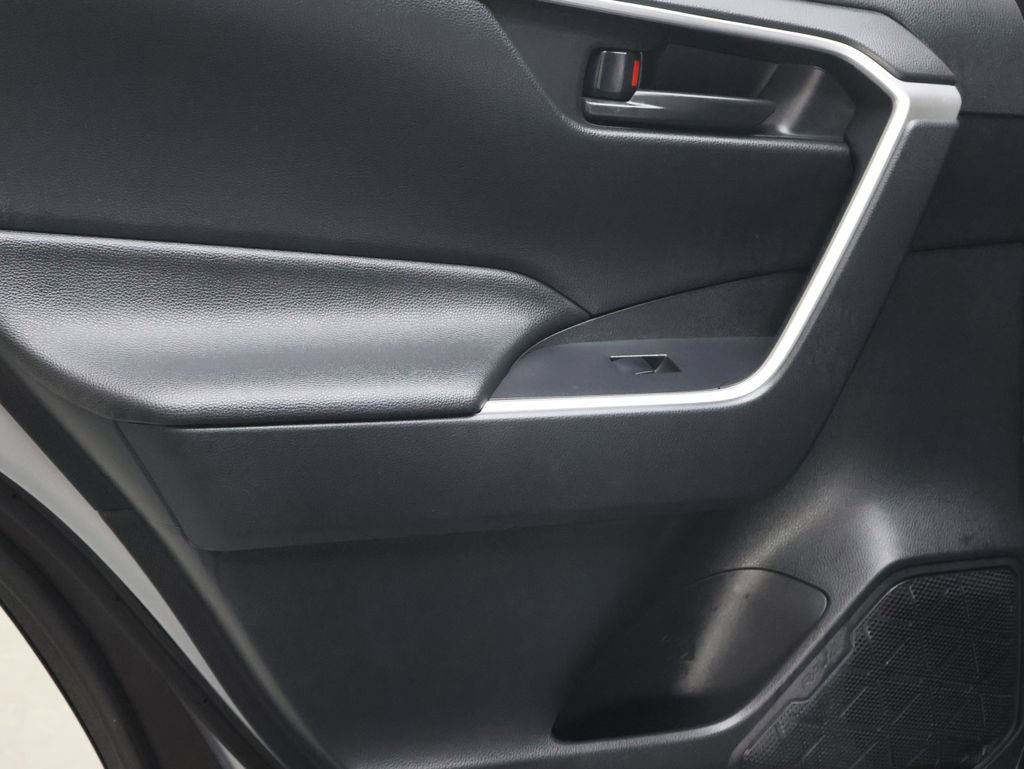Used 2019 Toyota RAV4 LE w/ All Weather Liner Package AWD/4WD image 17