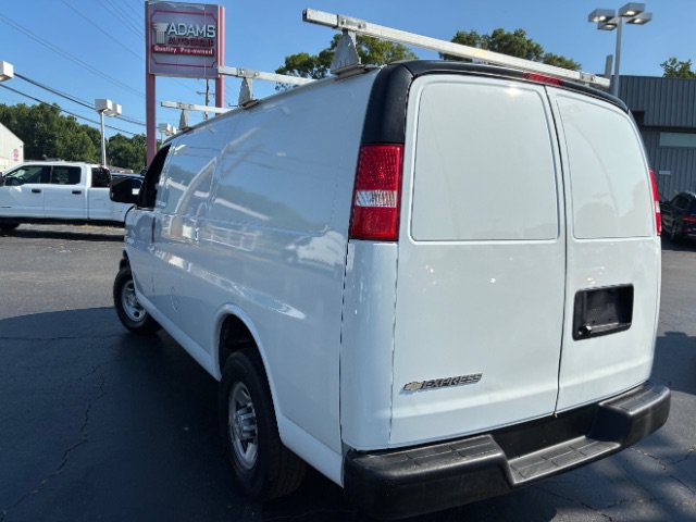 Used 2021 Chevrolet Express 3500 w/ Driver Convenience Package RWD image 5