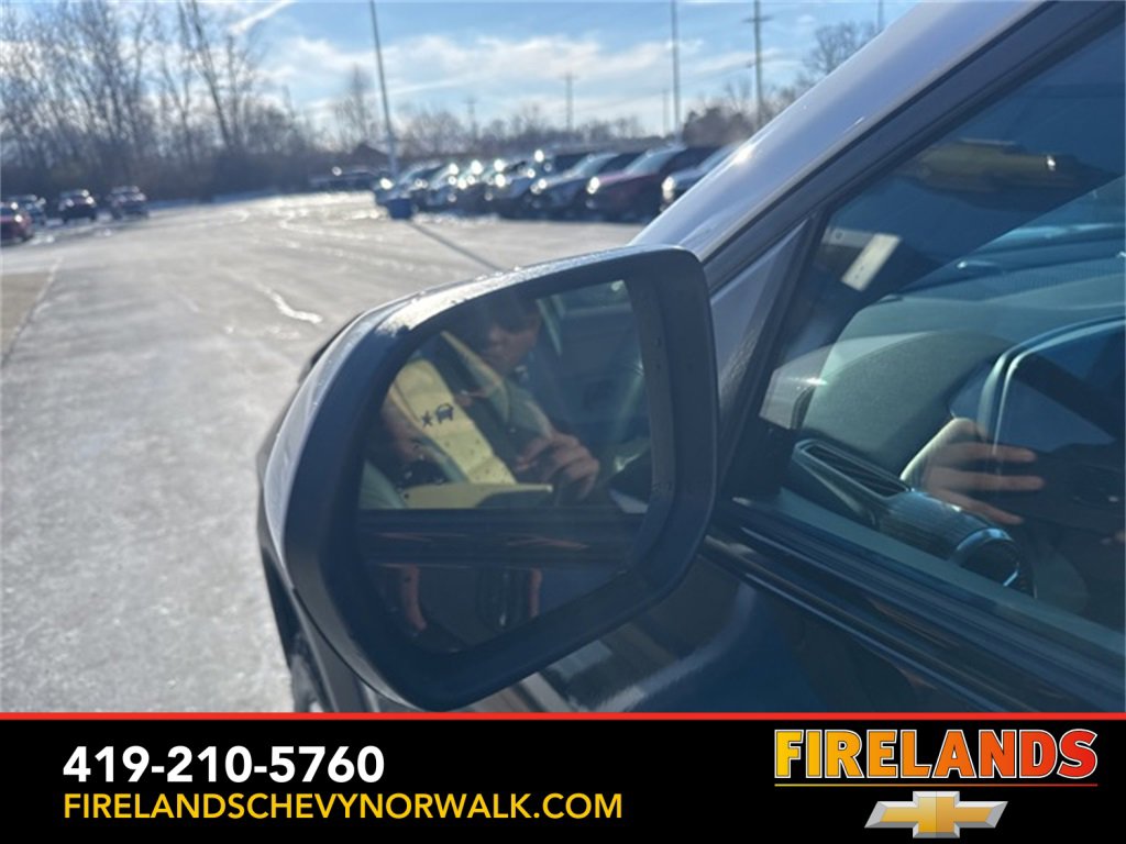 New 2025 Chevrolet Equinox ACTIV w/ Safety and Technology Package image 29