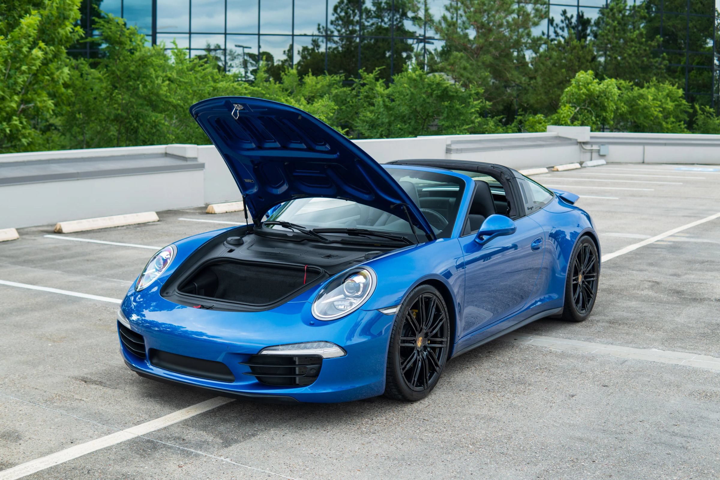 Used 2015 Porsche 911 Targa 4S w/ Sport Chrono Package AWD/4WD image 33