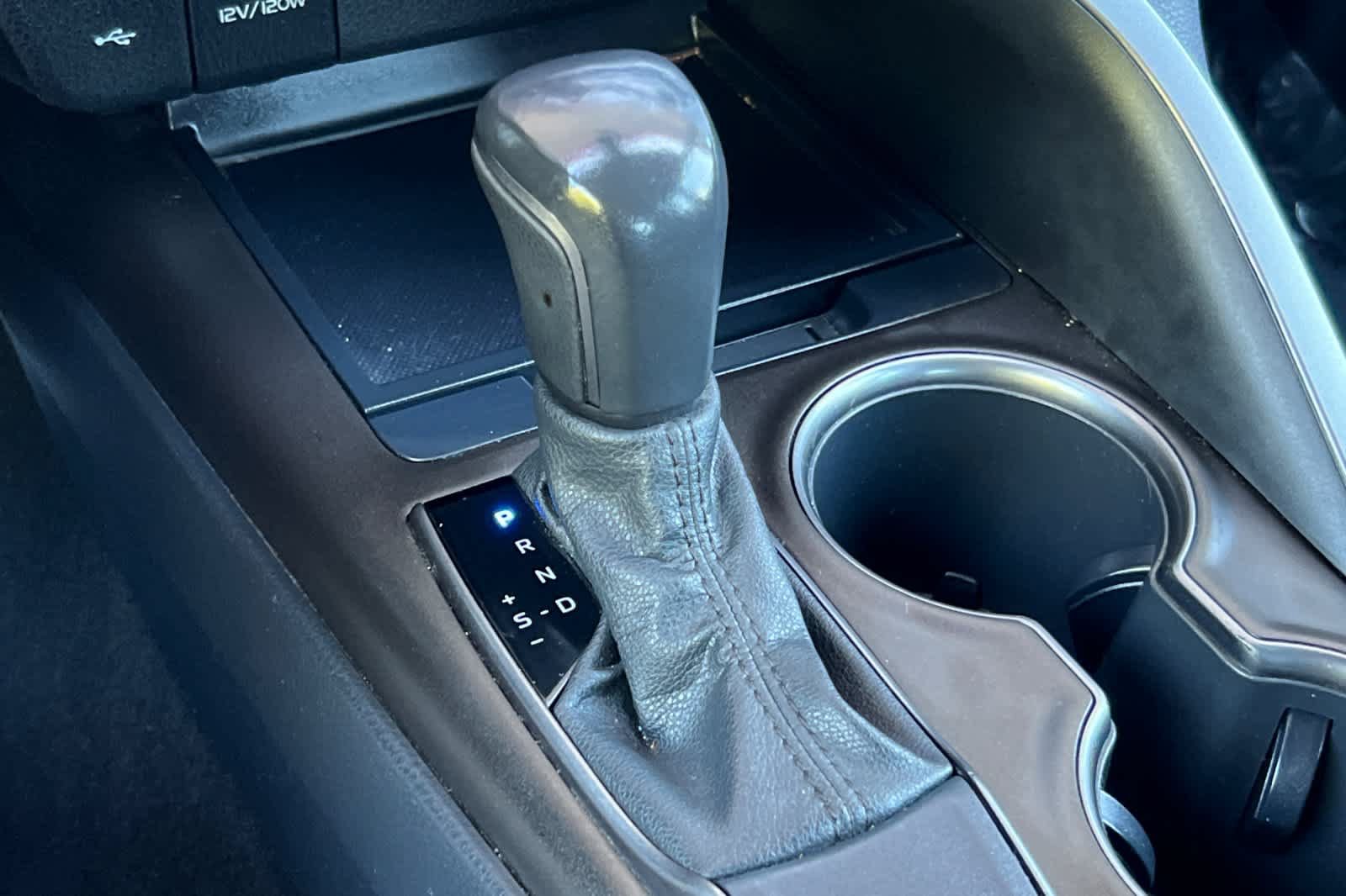 Used 2021 Toyota Camry SE FWD image 21