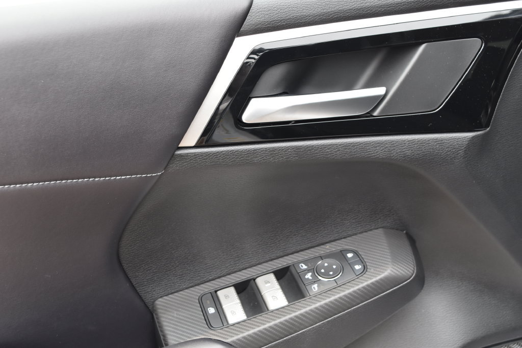 New 2025 Mitsubishi Outlander AWD image 6