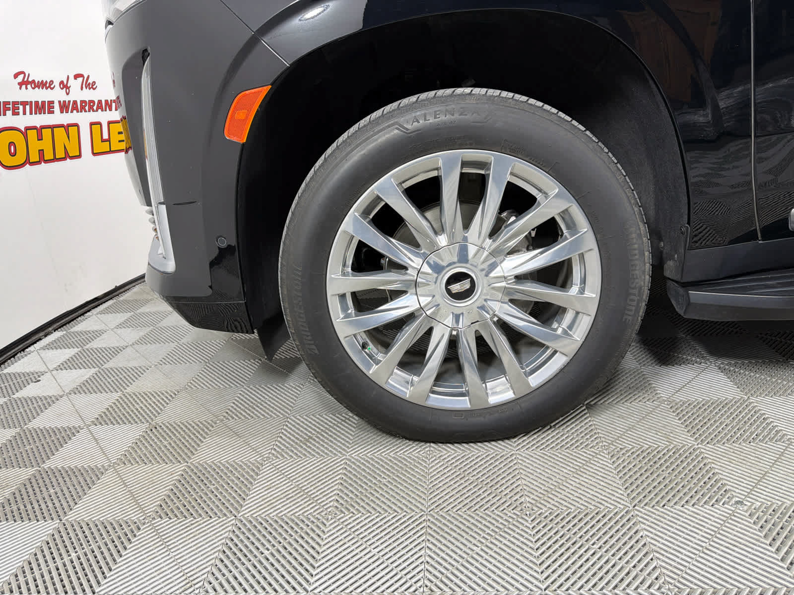 Used 2021 Cadillac Escalade ESV Premium Luxury RWD image 10