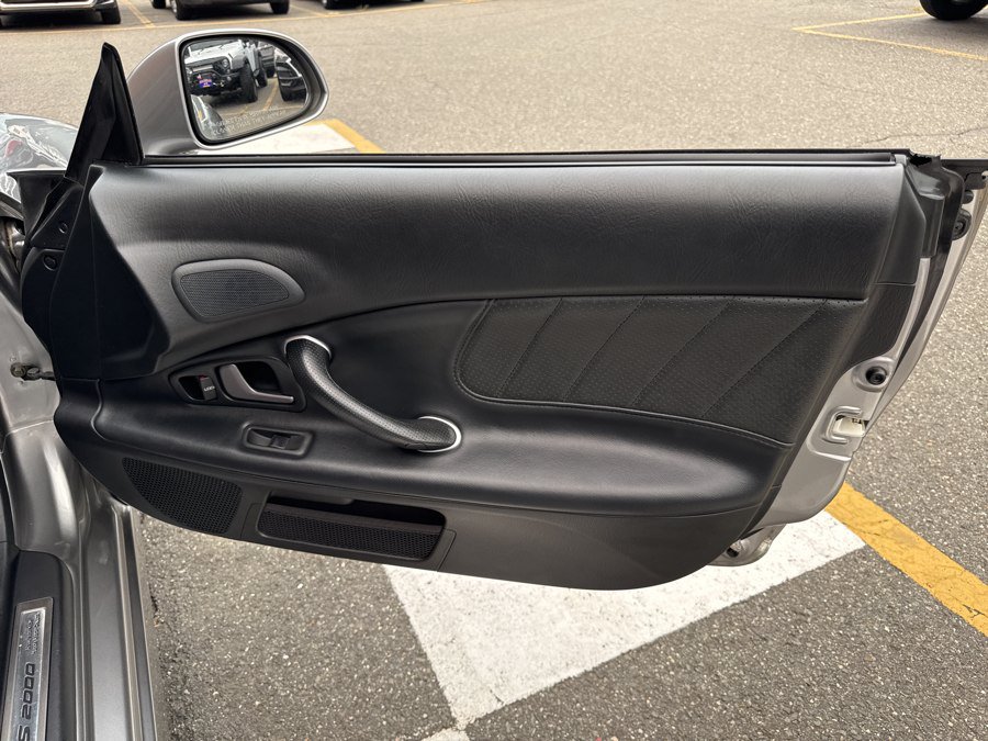Used 2004 Honda S2000 image 57