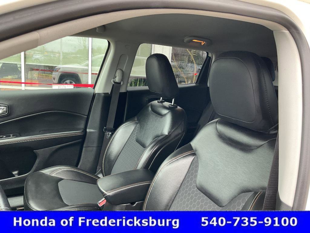 Used 2019 Jeep Compass Latitude w/ Popular Equipment Group AWD/4WD image 30