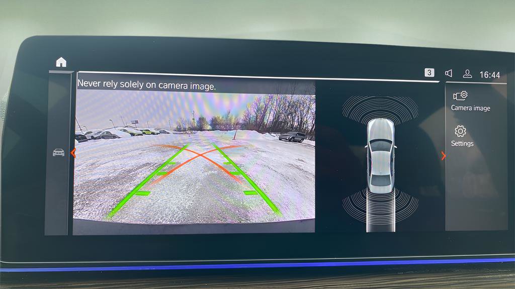 Used 2023 BMW 530i xDrive w/ Premium Package image 18