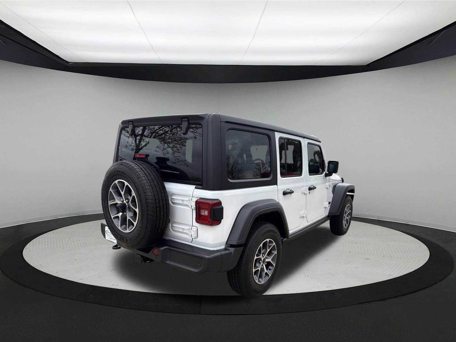 Used 2024 Jeep Wrangler Unlimited Sport AWD/4WD image 6
