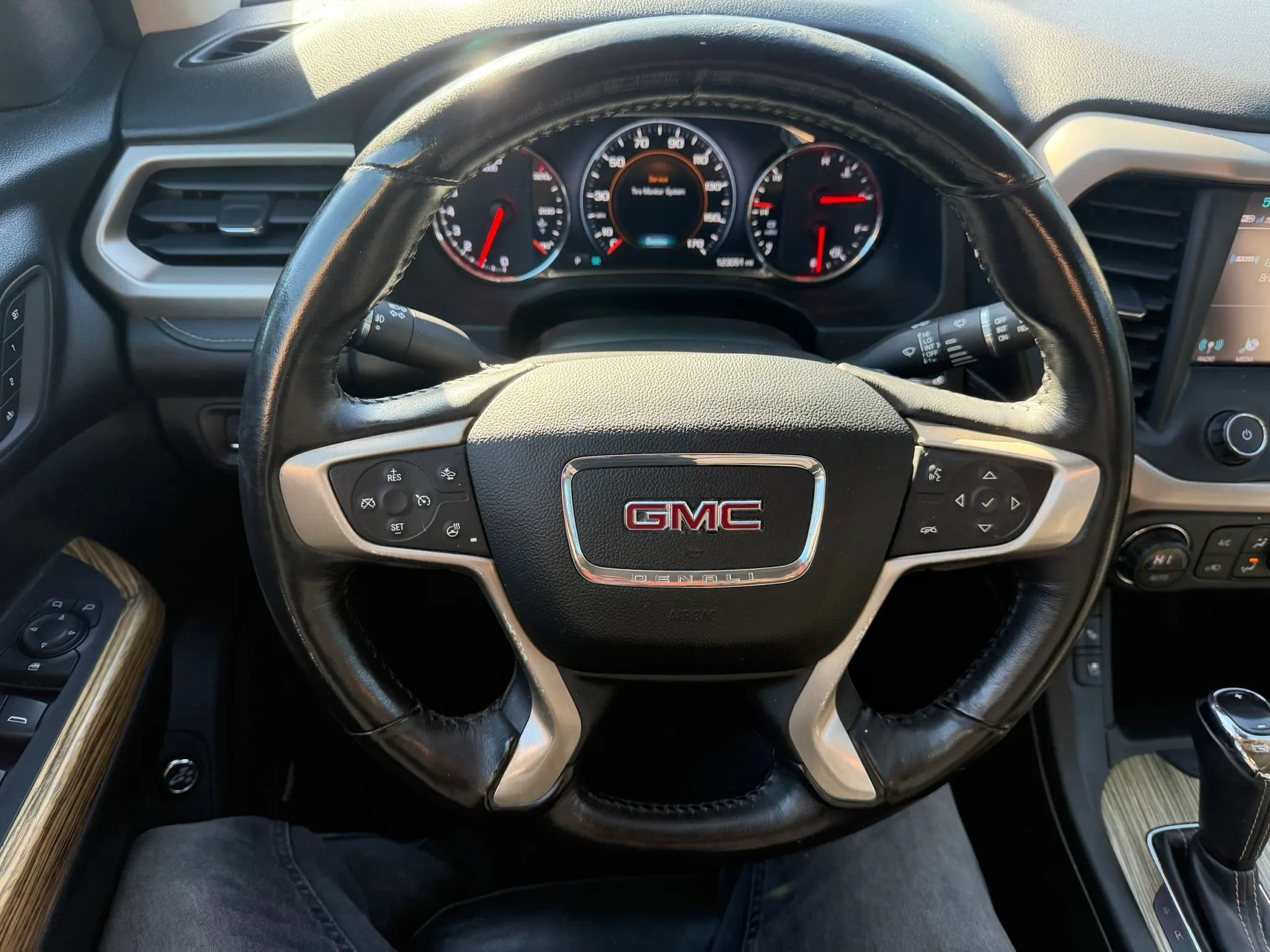 Used 2017 GMC Acadia Denali w/ Technology Package AWD/4WD image 12