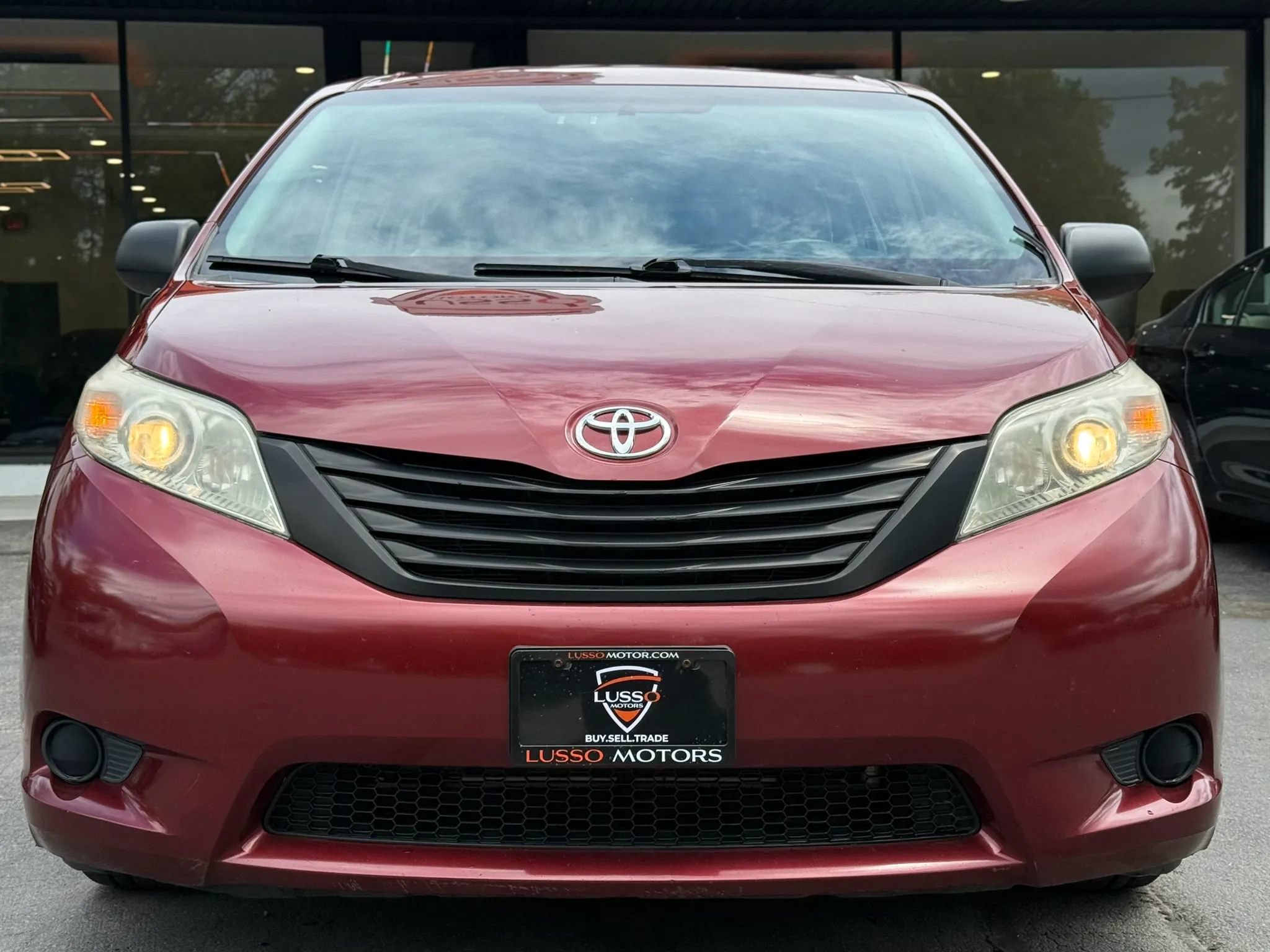 Used 2013 Toyota Sienna L FWD image 32