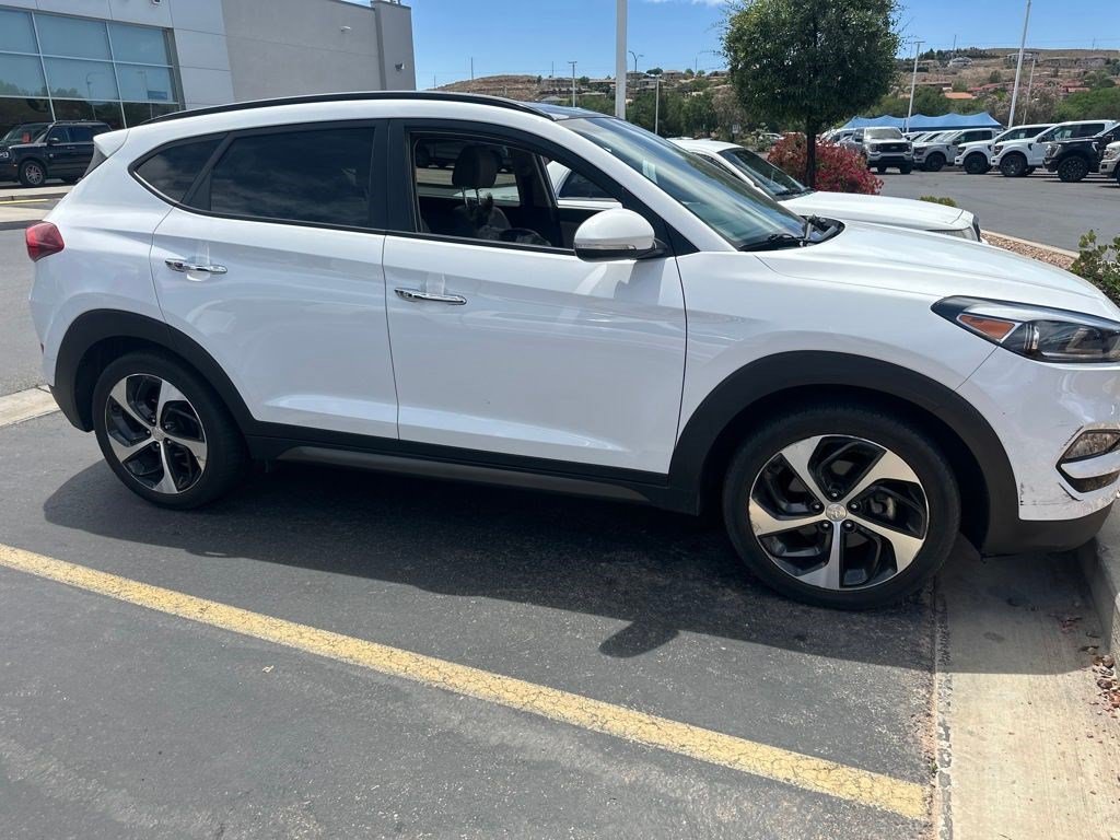 Used 2016 Hyundai Tucson Limited w/ Option Group 03 AWD/4WD image 2