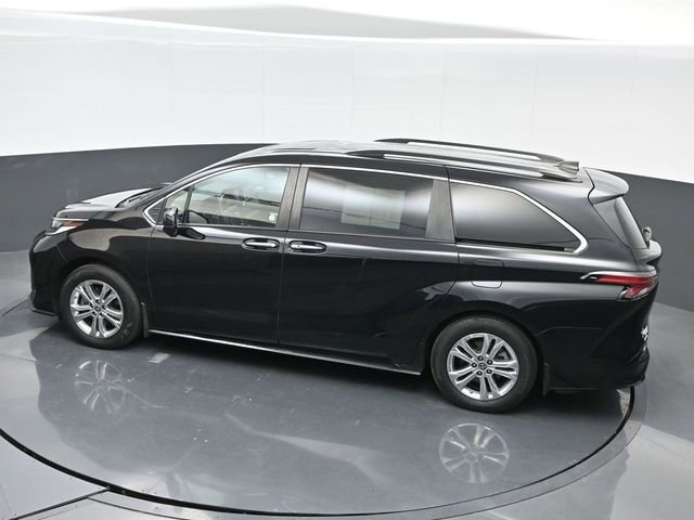 Used 2022 Toyota Sienna XSE AWD/4WD image 43