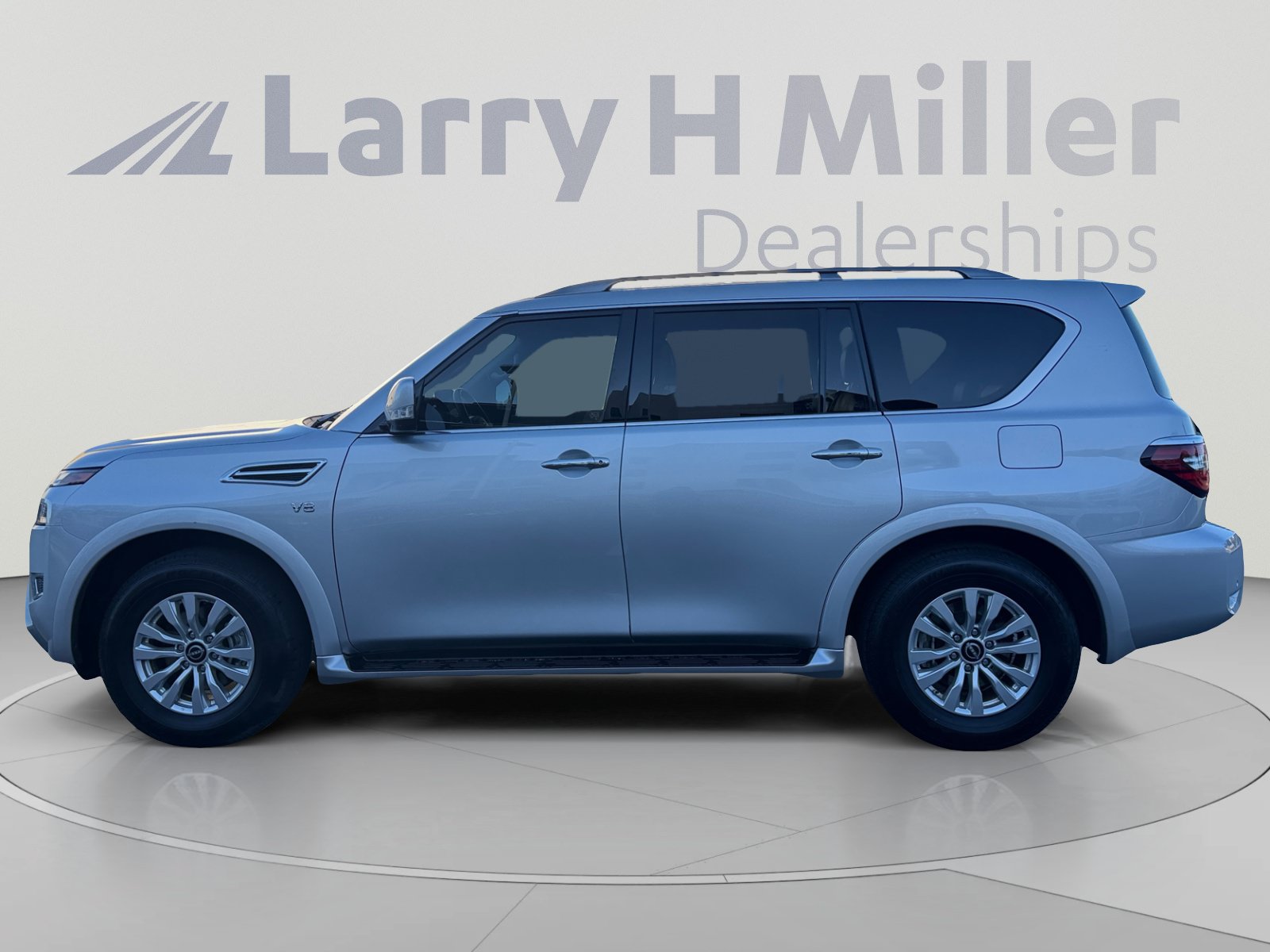 Used 2022 Nissan Armada SV RWD image 2