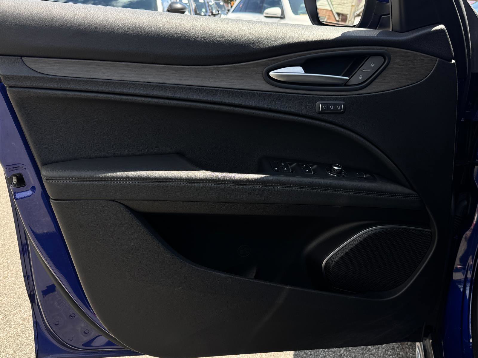 Used 2022 Alfa Romeo Stelvio Ti image 13